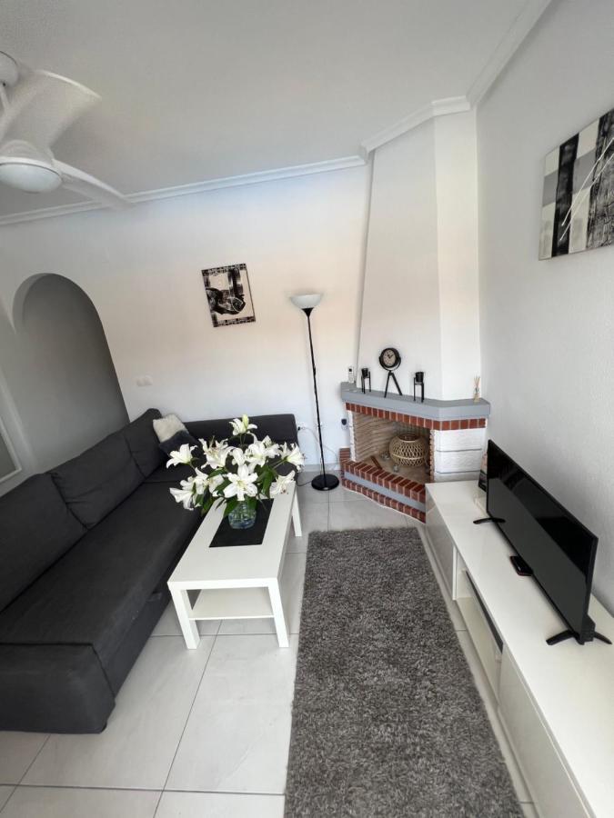 Modern Apartment In Punta Prima Punta Prima  ภายนอก รูปภาพ